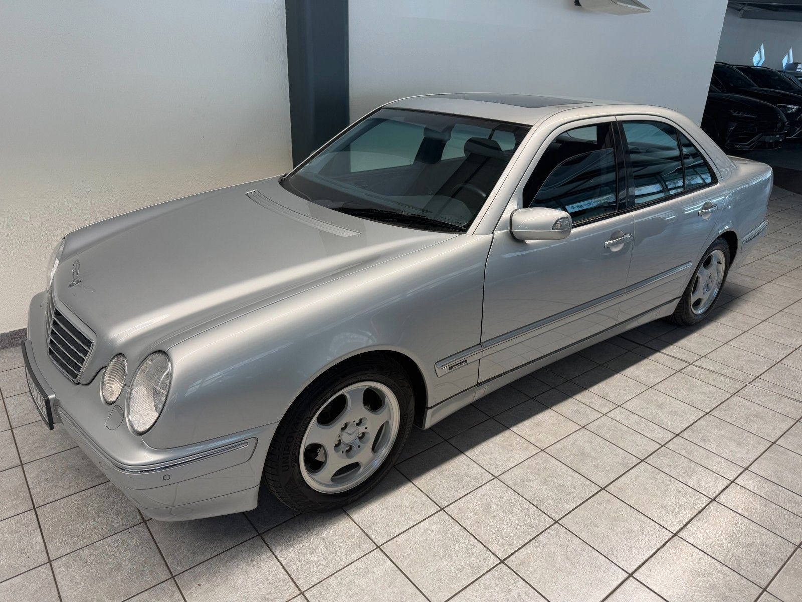 Mercedes-Benz E 220